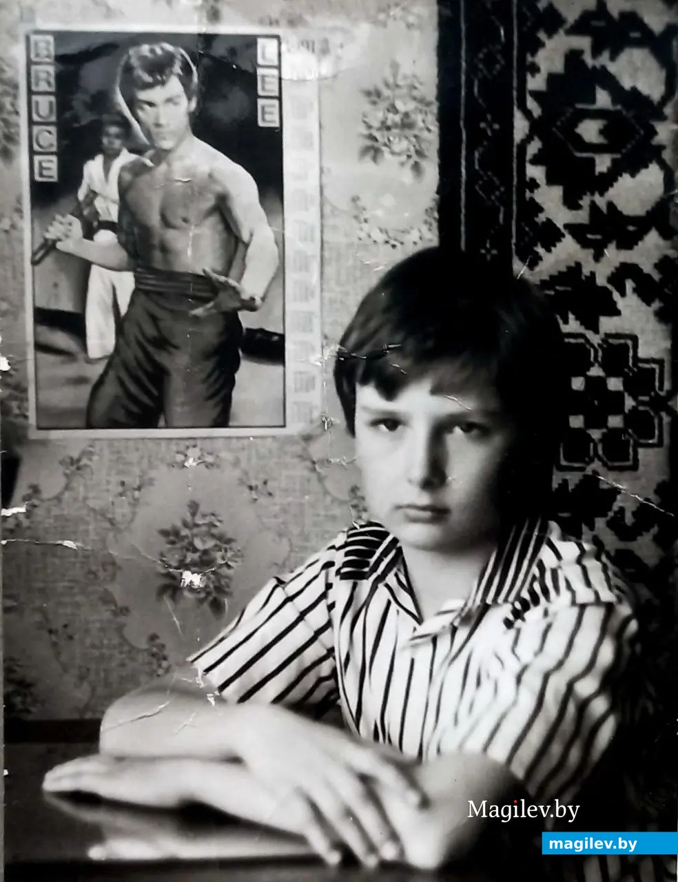 1990 год, Могилев. На фоне плакатного Брюса Ли.