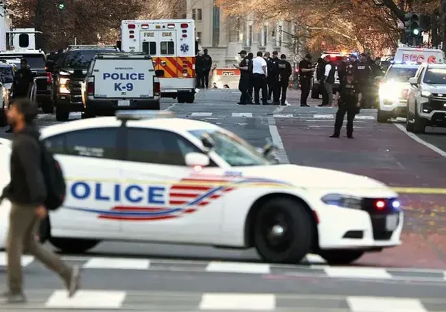 Стрельба в Вашингтоне у Белого дома: ранены двое военных, нападавший задержан