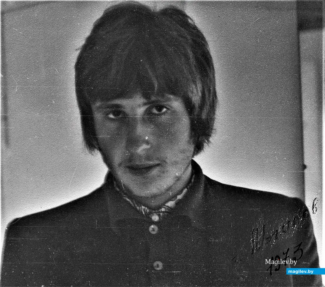 Не могу вспомнить, где это я в 1973 году, живя на стипендию, раздобыл на пластинки аж сто рублей.