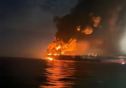 В Черном море загорелись два танкера, находящихся под антироссийскими санкциями