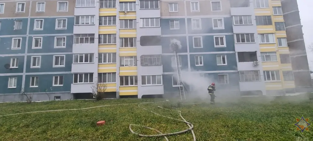 28 ноября 2025 года. Пожар на улице Гришина в Могилеве. Фото: МЧС.