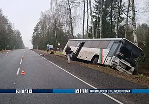 В Чериковском районе автобус с пассажирами съехал в кювет после столкновения с легковушкой