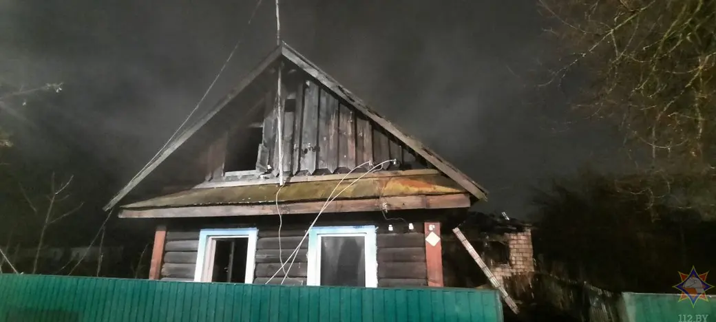 30 ноября 2025 года. Пожар жилого дома на улице Янки Купалы в Осиповичах. Фото: МЧС.