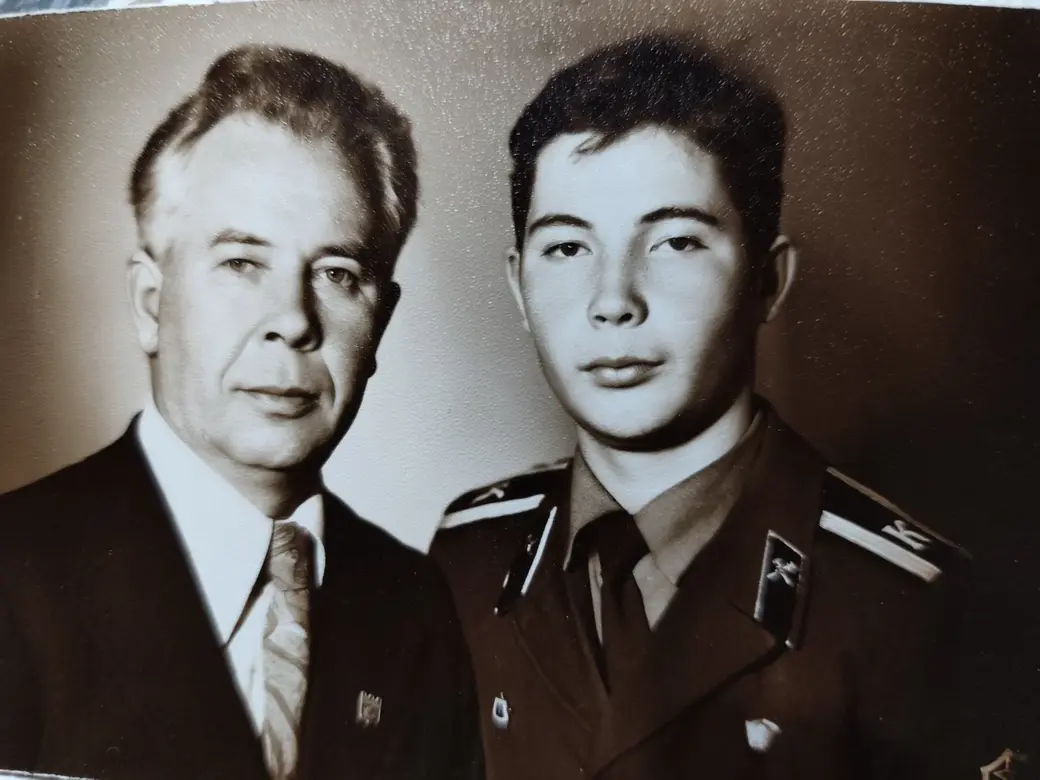  Николай с отцом. Фото из личного архива.