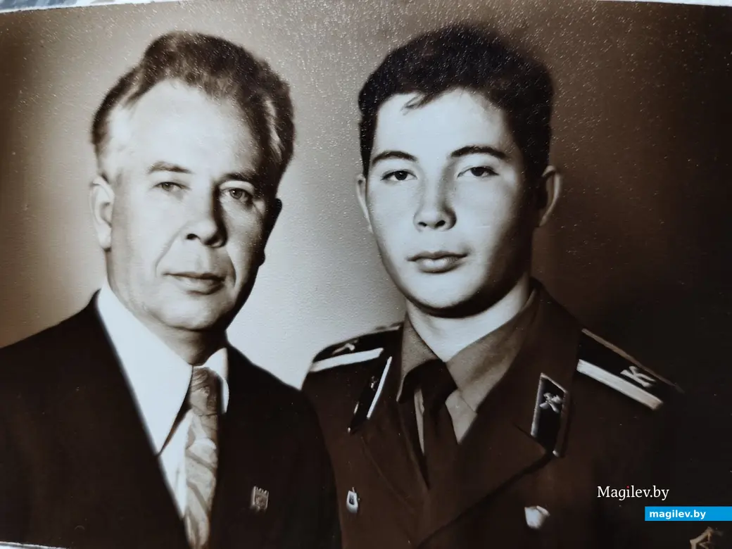 Николай с отцом. Фото из личного архива.