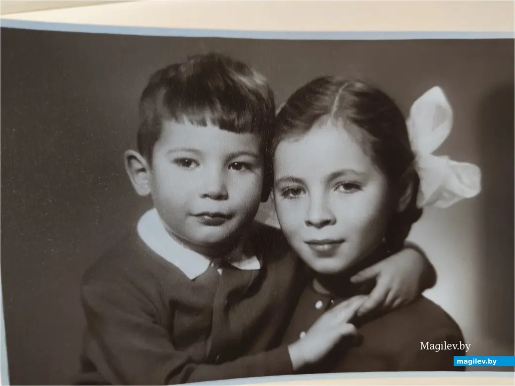 Коля Логинов с родной сестрой Галей.