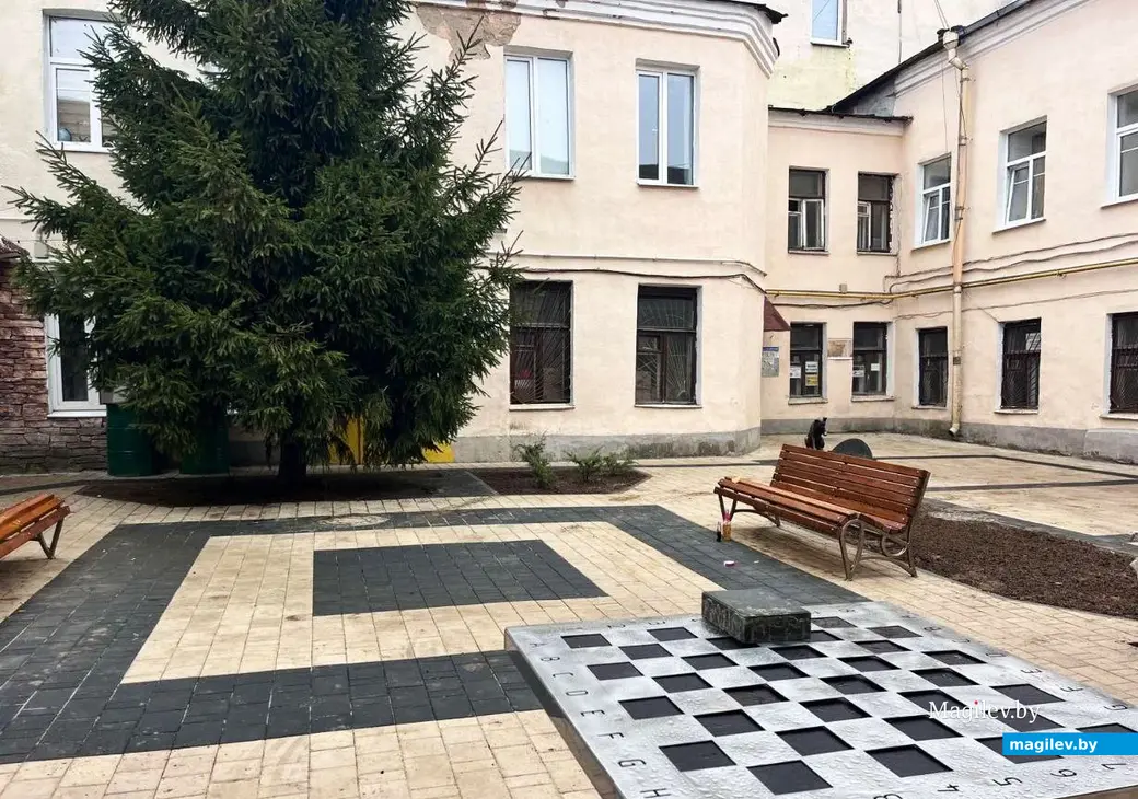 30.11.2025, Могилев. Дворик Алика Кузькина в Пожарном переулке.