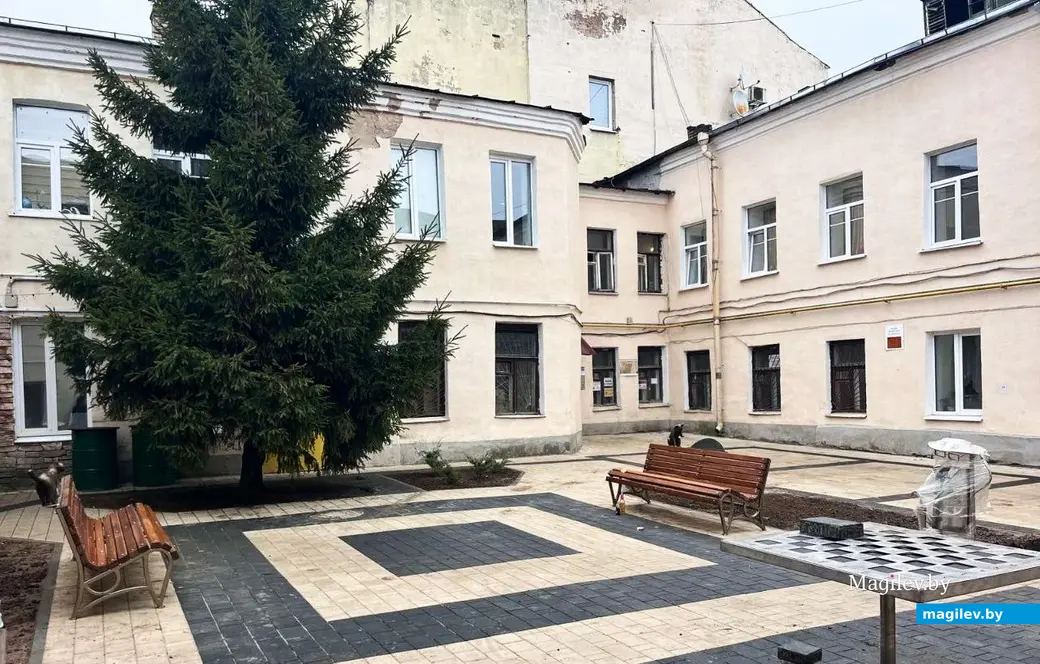 30.11.2025, Могилев. Дворик Алика Кузькина в Пожарном переулке.