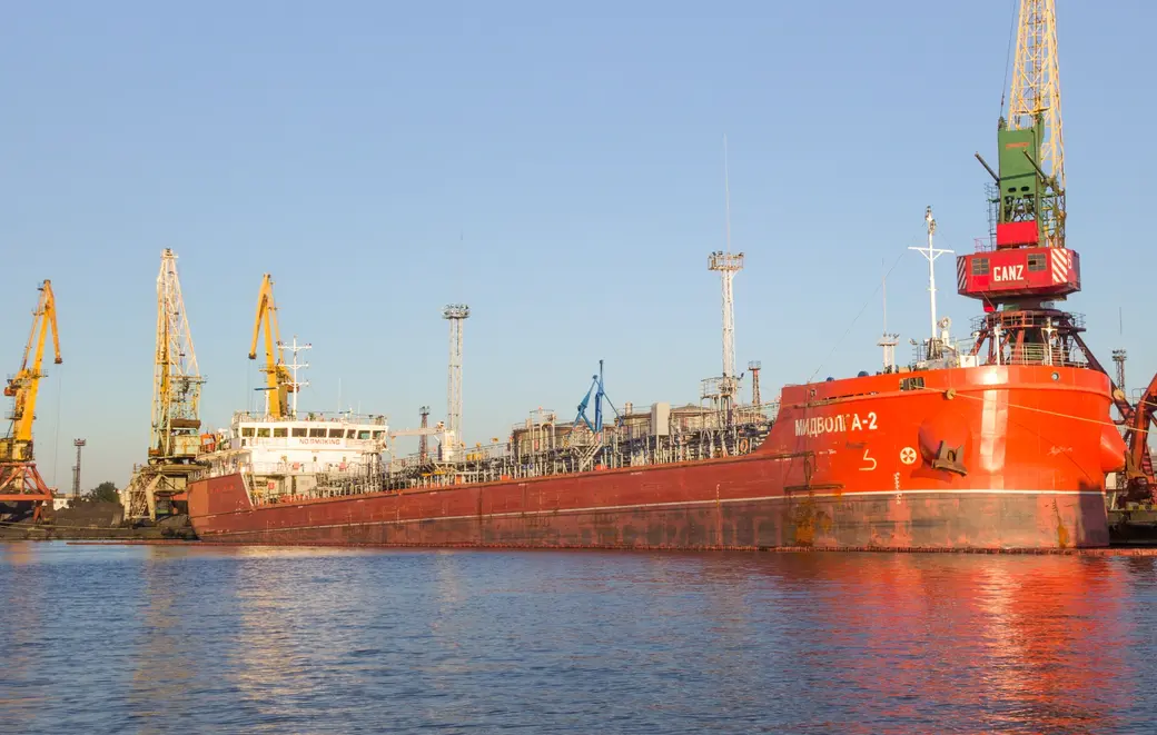 Судно "Мидволга 2" © Belikart/ Shutterstock/ FOTODOM, архив