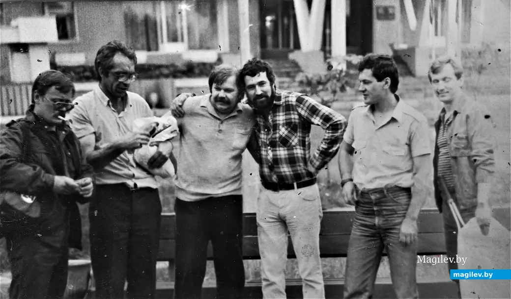 Начало 1980-х, Могилев, Луполово. Люди с резиновыми душами. И не только резиновыми. И не только душами. (Боже, из этих шестерых сегодня вы можете встретить только Алика,