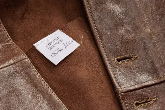 Американский бренд выпустил копию куртки Эйнштейна. Фото: Levi's.