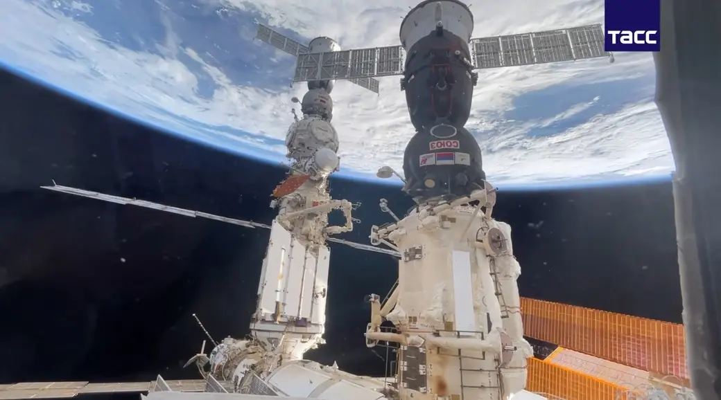 Впервые за 25 лет работы МКС восемь портов станции заняты кораблями. Фото: ТАСС.