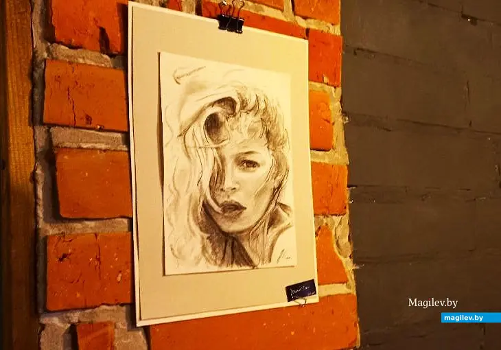 07.12.2025, Могилев. Рисунки в баре.