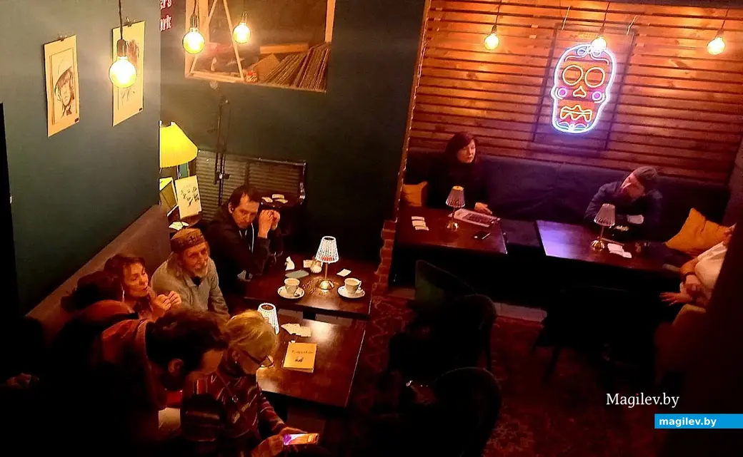 07.12.2025, Могилев. Рисунки в баре.