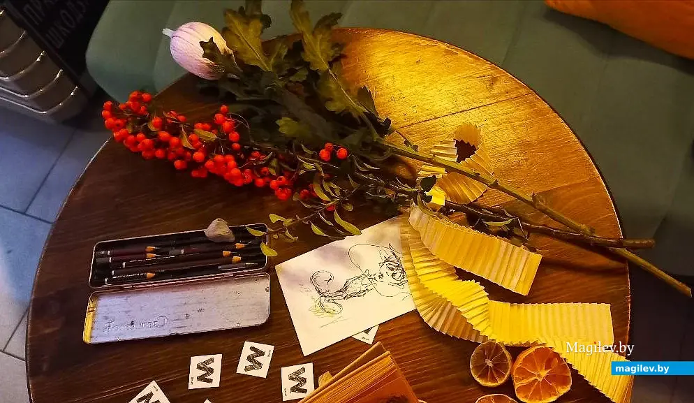 07.12.2025, Могилев. Рисунки в баре.