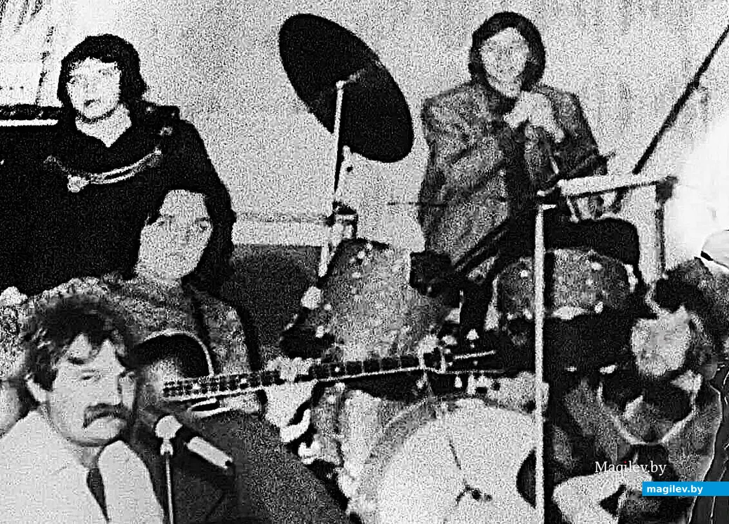 1979-й год, Могилев, ресторан «Днепр». Участники ансамбля Сергея Борисова (слева с гитарой).