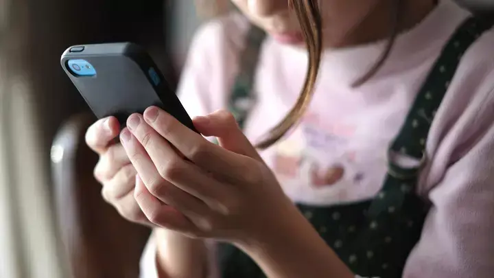 В Австралии запретили подросткам до 16 лет пользоваться соцсетями. Фото: Getty Images.