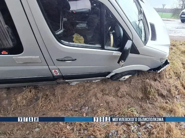 11 декабря 2025 года. На 45 км автодороги Р-93 Могилев – Бобруйск съехала в кювет маршрутка.