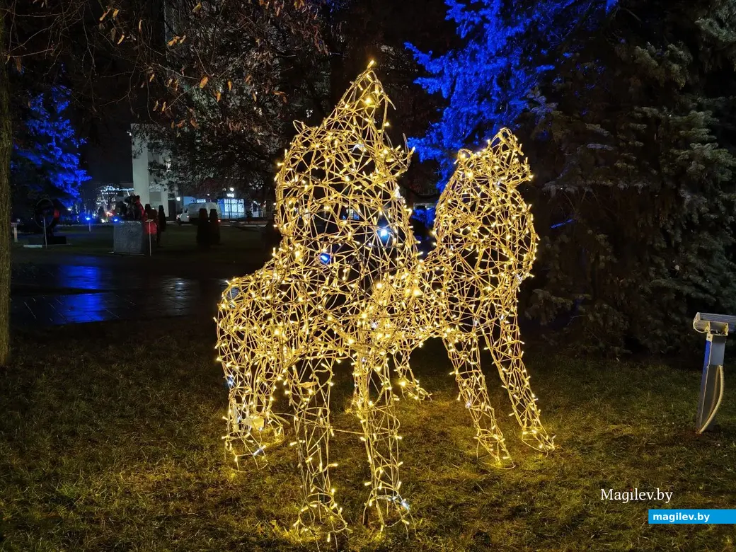 Декабрь 2025 года. Могилев. Предновогодние улицы и скверы города.