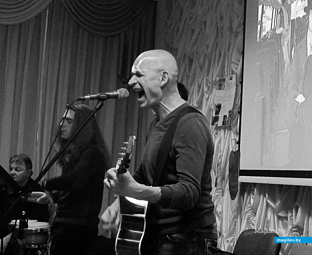 2017 год, Могилев. Сергей Коноплев и его группа на встрече «Не забывайте своих старых друзей!»