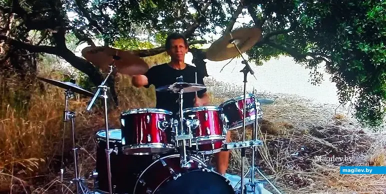 2019-й год, Израиль. Юрий Максимовский на природе.