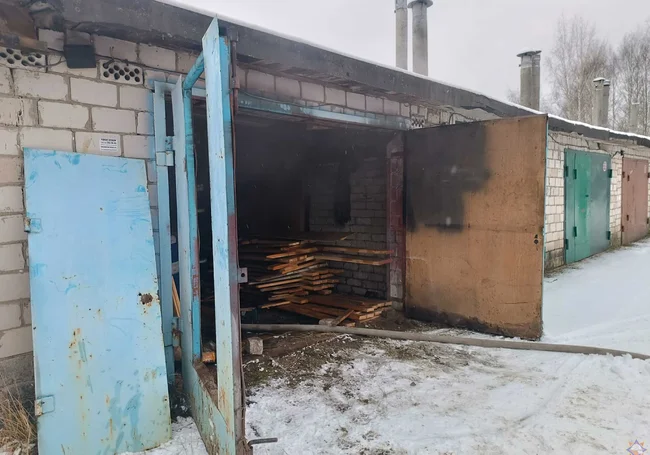 Пожар в Осиповичах: мужчина затопил в гараже буржуйку и заснул