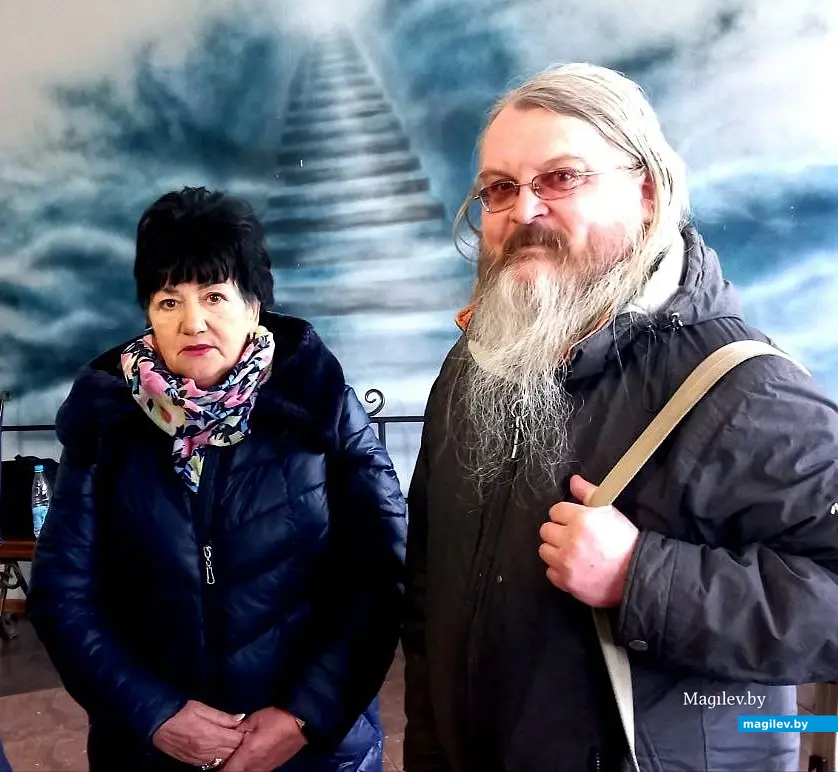 1.10.2025 года, Могилев. Костя Накцев с Татьяной Ложечниковой в траурном зале.