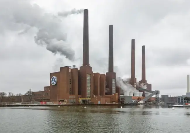 Volkswagen закроет завод в ФРГ впервые за 88 лет. Причина в финансовых проблемах