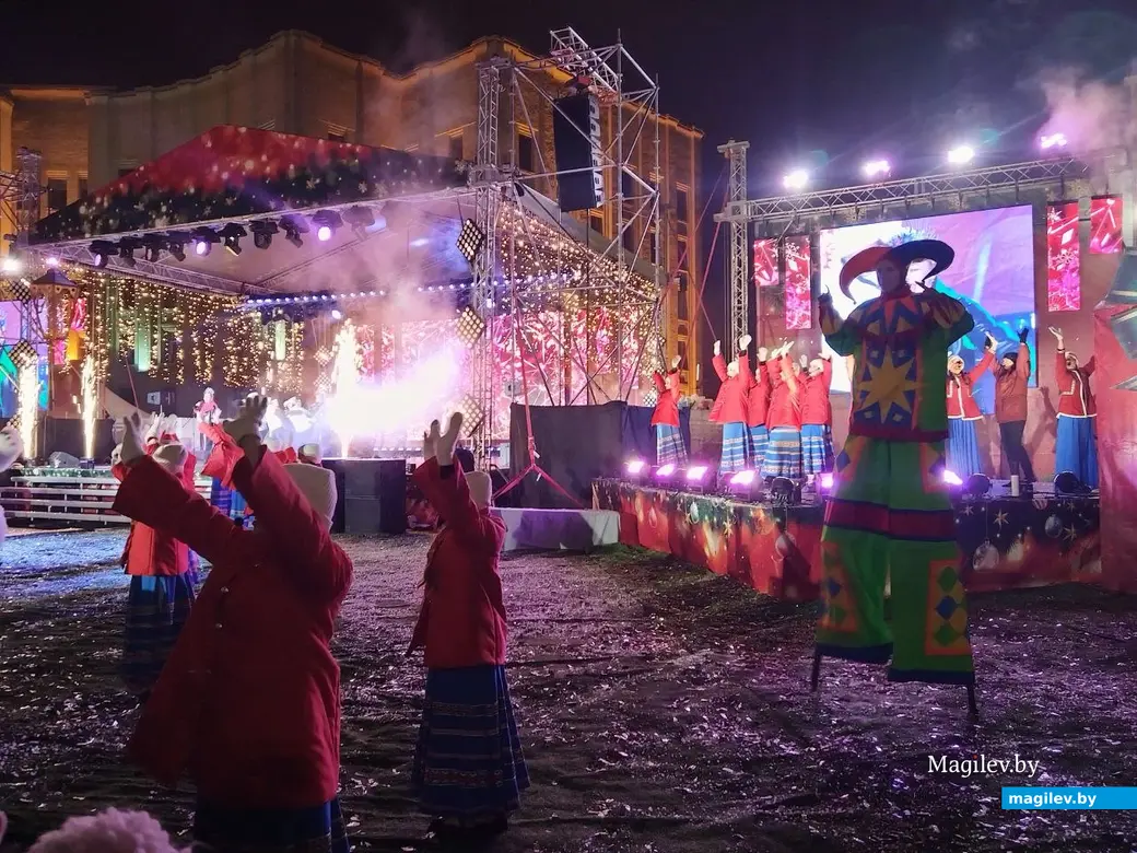 15 декабря 2025 года. Могилев. Праздник зажжения огней на елке.