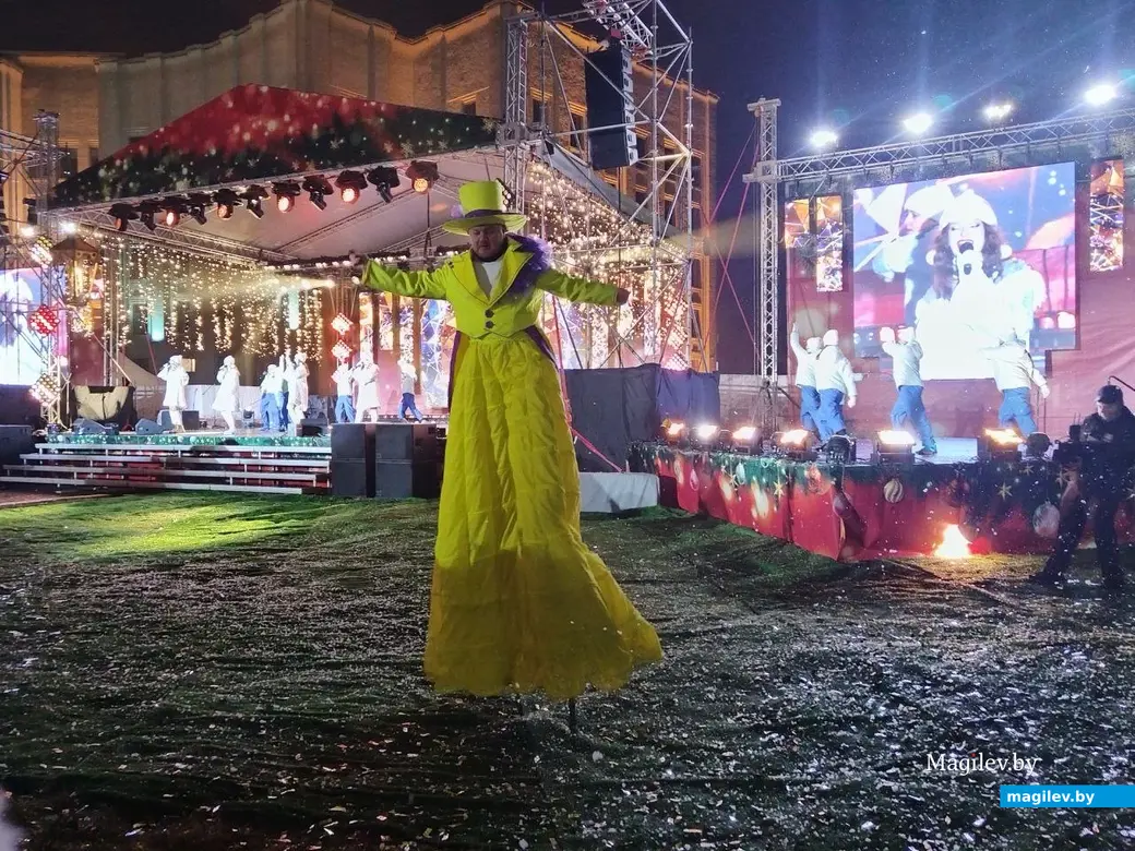 15 декабря 2025 года. Могилев. Праздник зажжения огней на елке.