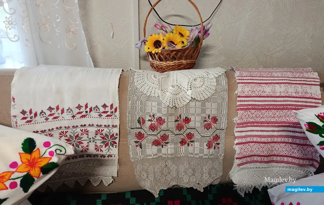 Снежань 2025 г. Старыя ручнікі, якія рабіла бабуля Галіны Васільеўны Гембіцкай.