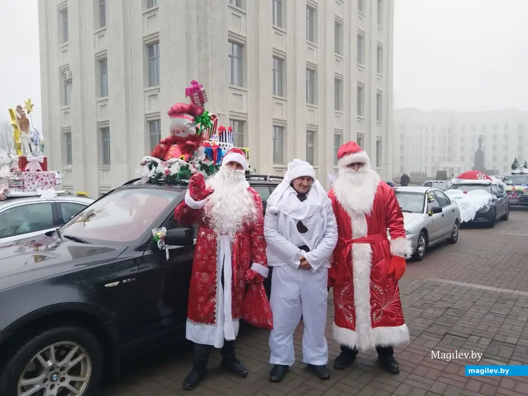 20 декабря 2025 года. Могилев. Новогодний автопарад «За рулем Дед Мороз».