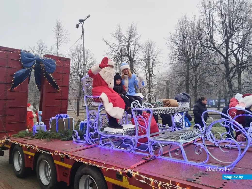 20 декабря 2025 года. Могилев. Новогодний автопарад «За рулем Дед Мороз».