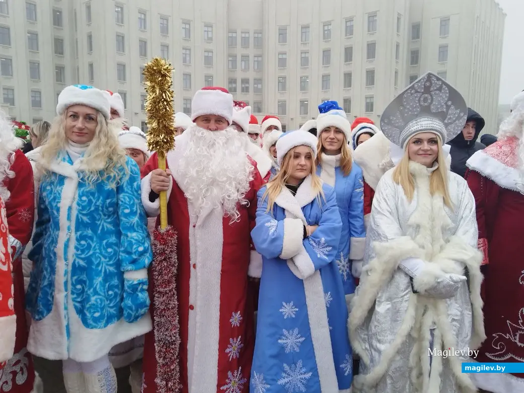 20 декабря 2025 года. Могилев. Новогодний автопарад «За рулем Дед Мороз».