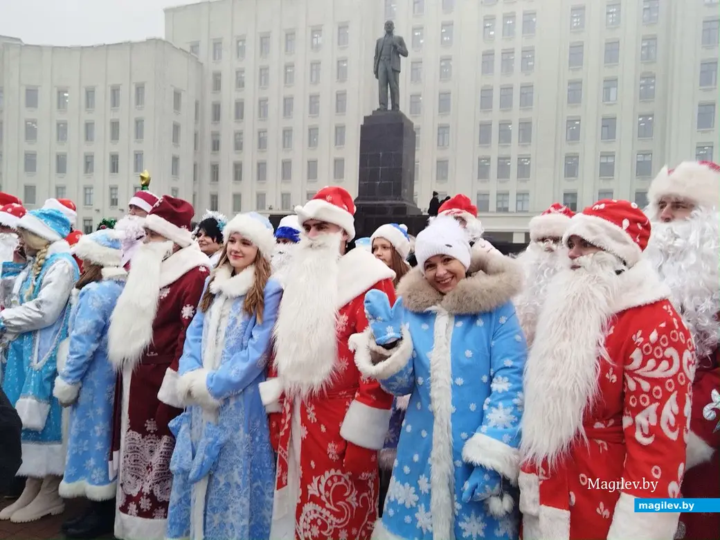 20 декабря 2025 года. Могилев. Новогодний автопарад «За рулем Дед Мороз».