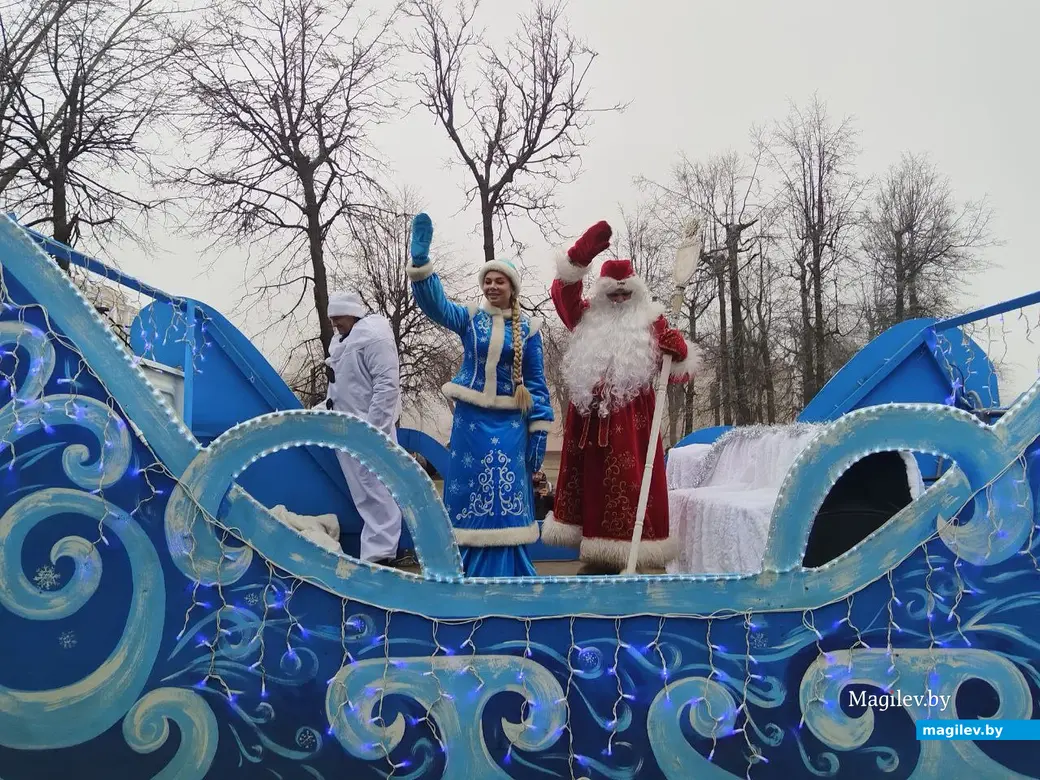 20 декабря 2025 года. Могилев. Новогодний автопарад «За рулем Дед Мороз».