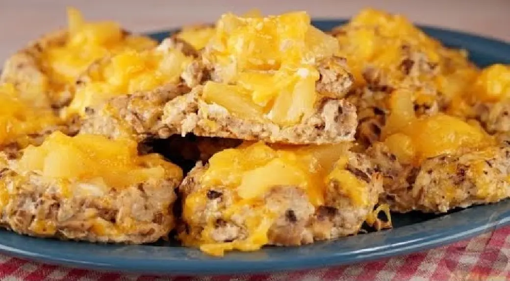 Куриные гнезда с ананасом и сыром