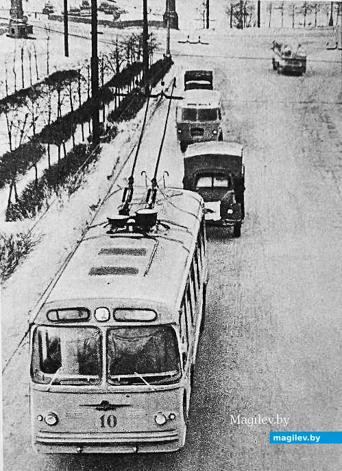 1970-й год, Могилев. Троллейбус из нашего прошлого. Фото из книги «Могилев».