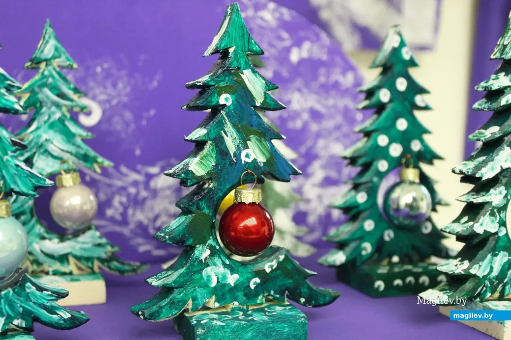 20 декабря 2025 года. Могилев. Выставочный зал. Выставка «Каляровая скарбонка».