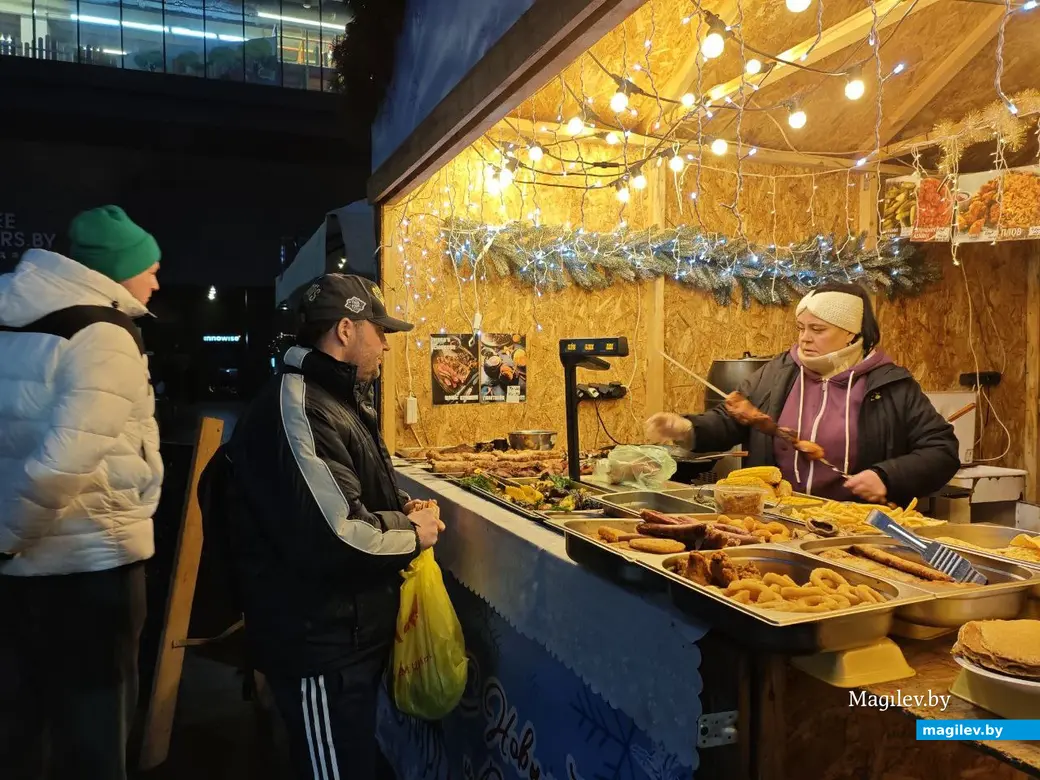 20 декабря 2025 года. Могилев. Ярмарка на площади Единства.