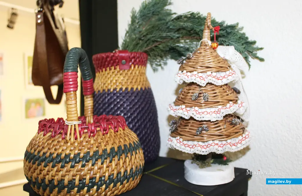 20 декабря 2025 года. Могилев. Выставочный зал. Выставка «Каляровая скарбонка».