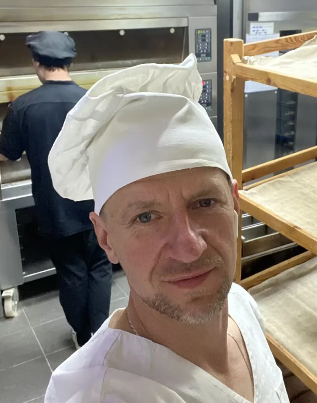  Андрей Смирнов в пекарне.