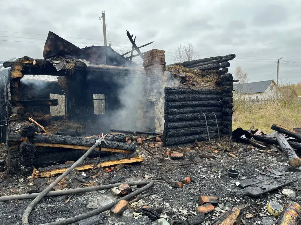  19.10.2026 г. Пожар в д.Путьки Чаусского района. Фото: Могилевское областное УМЧС