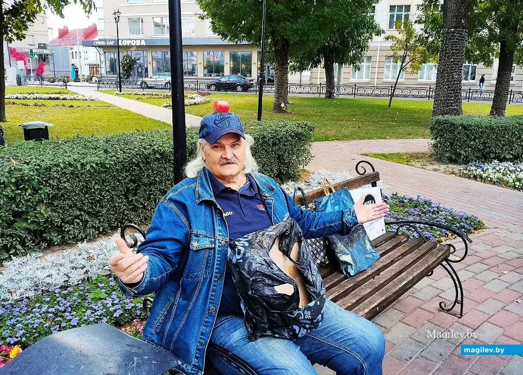 13.09.2026, Могилев, Театральный сквер. Гена Семенов: стоять на голове не могу, но положить на нее