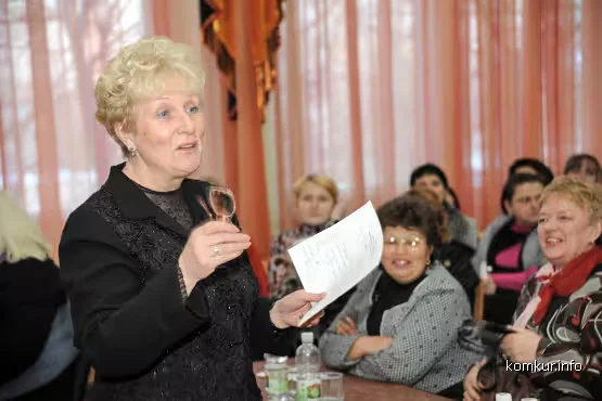 2011 г. Людмила Николаевна Савотина, тогда начальник отдела образования, выступает на конкурсе