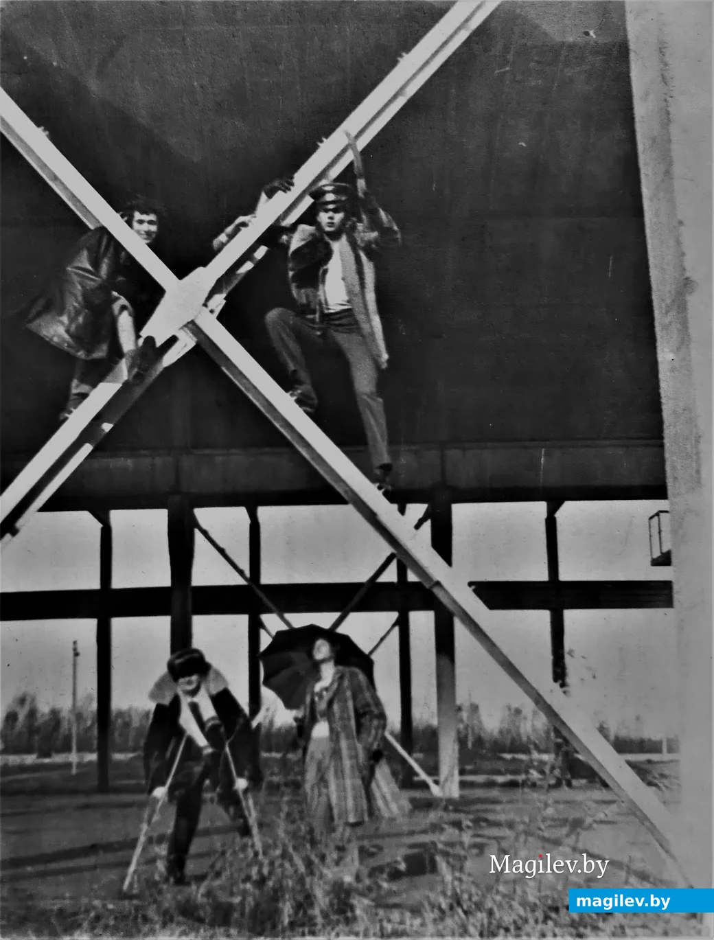  1972, Могилев. Один из первых городских флэш-мобов, который организовал Филипп (слева вверху).