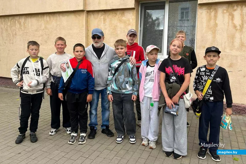 Наум Сандомирский с фанатами