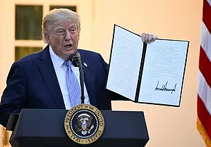 Трамп подписал законопроект об ужесточении санкций против России