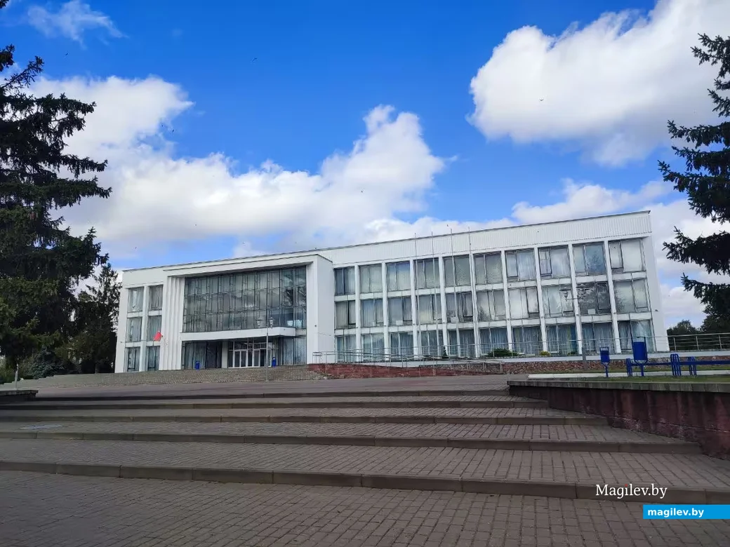 Сентябрь 2026. Агрогородок Мышковичи Кировского района. Дворец культуры. 