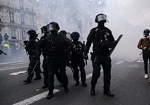 Школьные протесты во Франции: пострадали десятки педагогов и полицейских